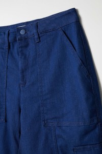 PANTALONES CARGO EN DENIM PANTALONES CARGO EN DENIM