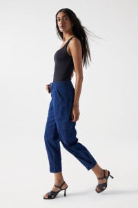 PANTALONES CARGO EN DENIM PANTALONES CARGO EN DENIM