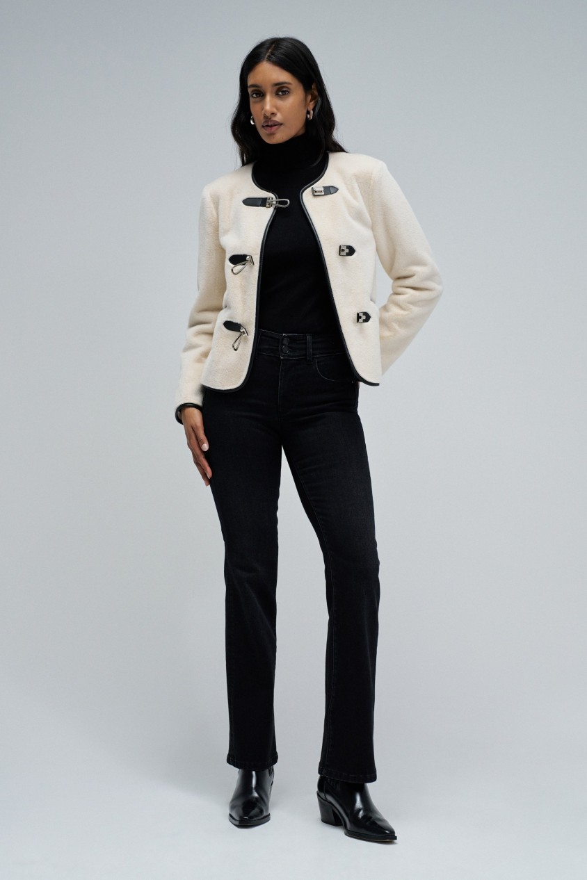 SECRET PUSH IN BOOTCUT JEANS