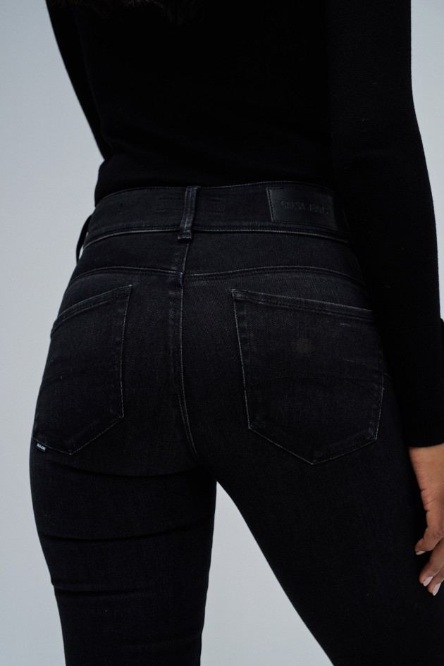 SECRET PUSH IN BOOTCUT JEANS