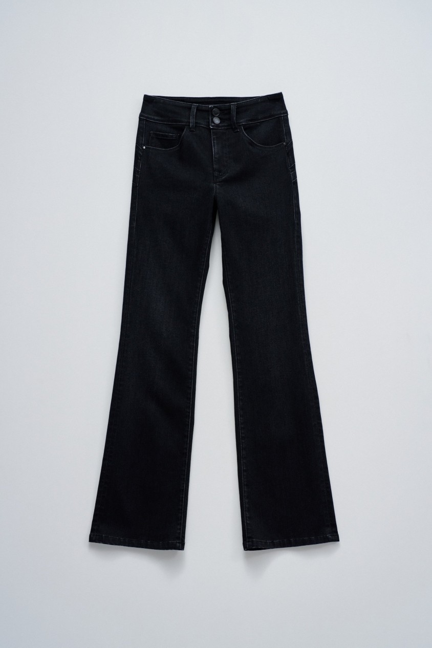 SECRET PUSH IN BOOTCUT JEANS