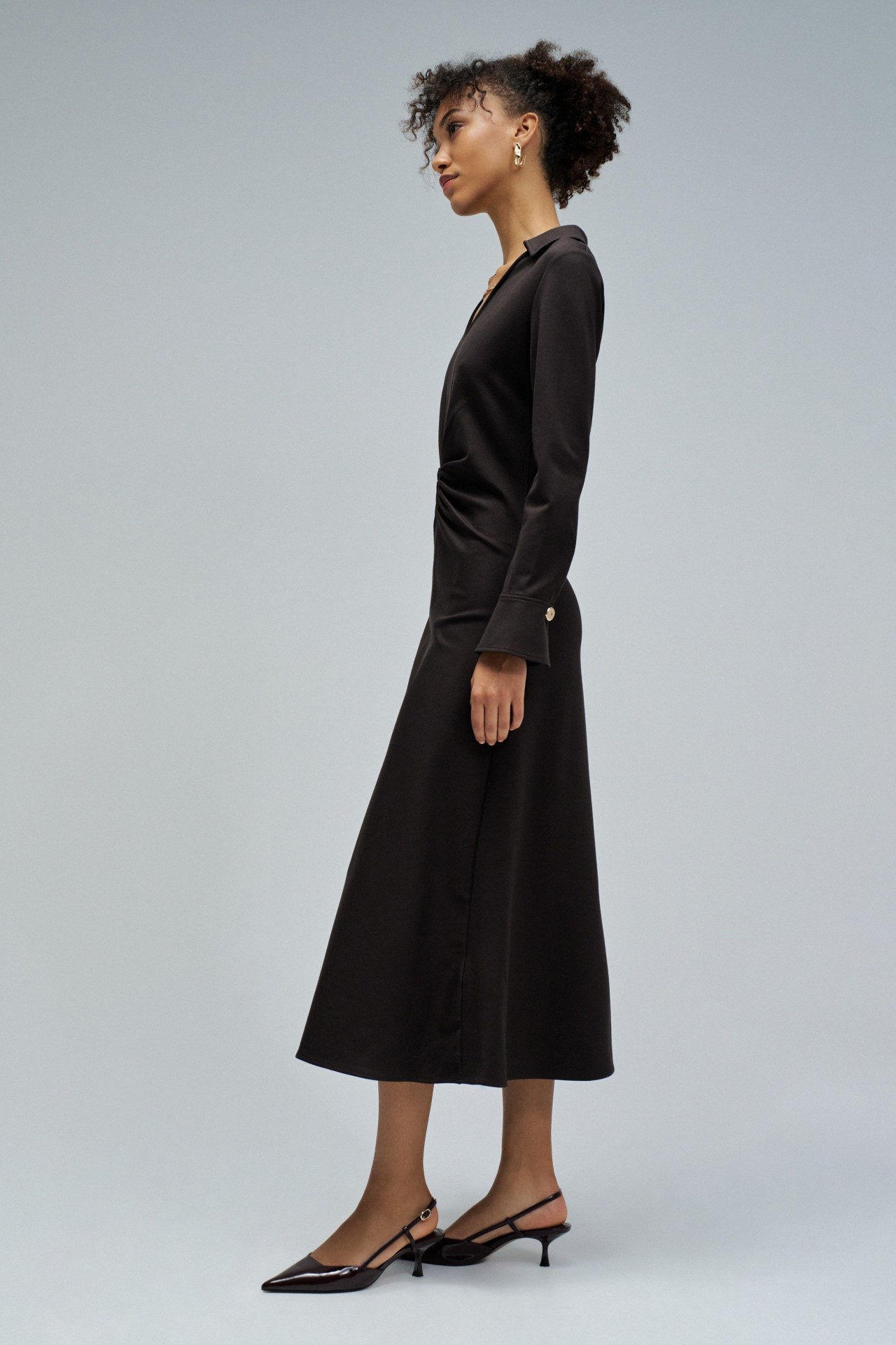 VESTIDO MIDI EN PUNTO