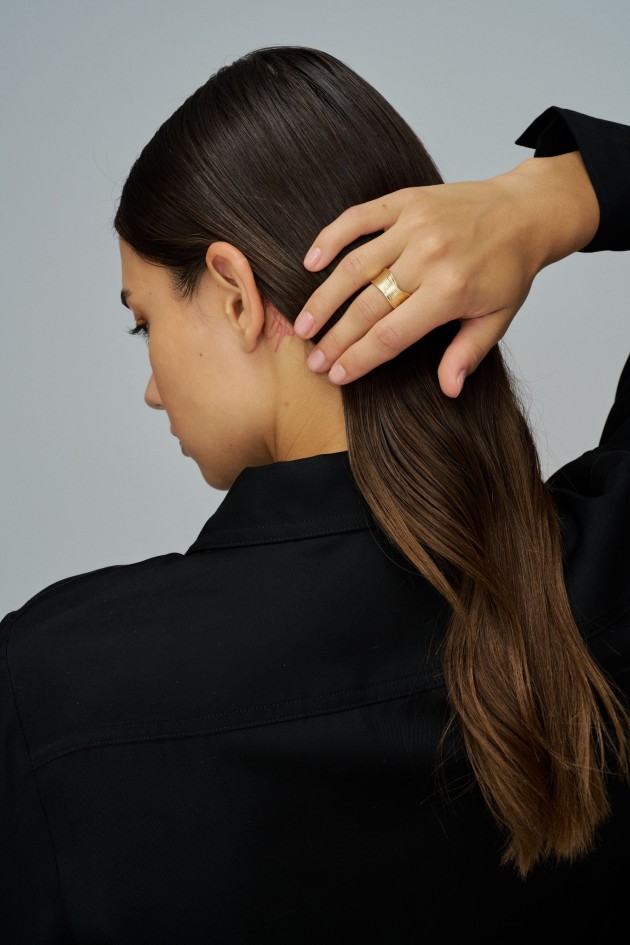 VERSTELLBARER RING MIT STRUKTUR