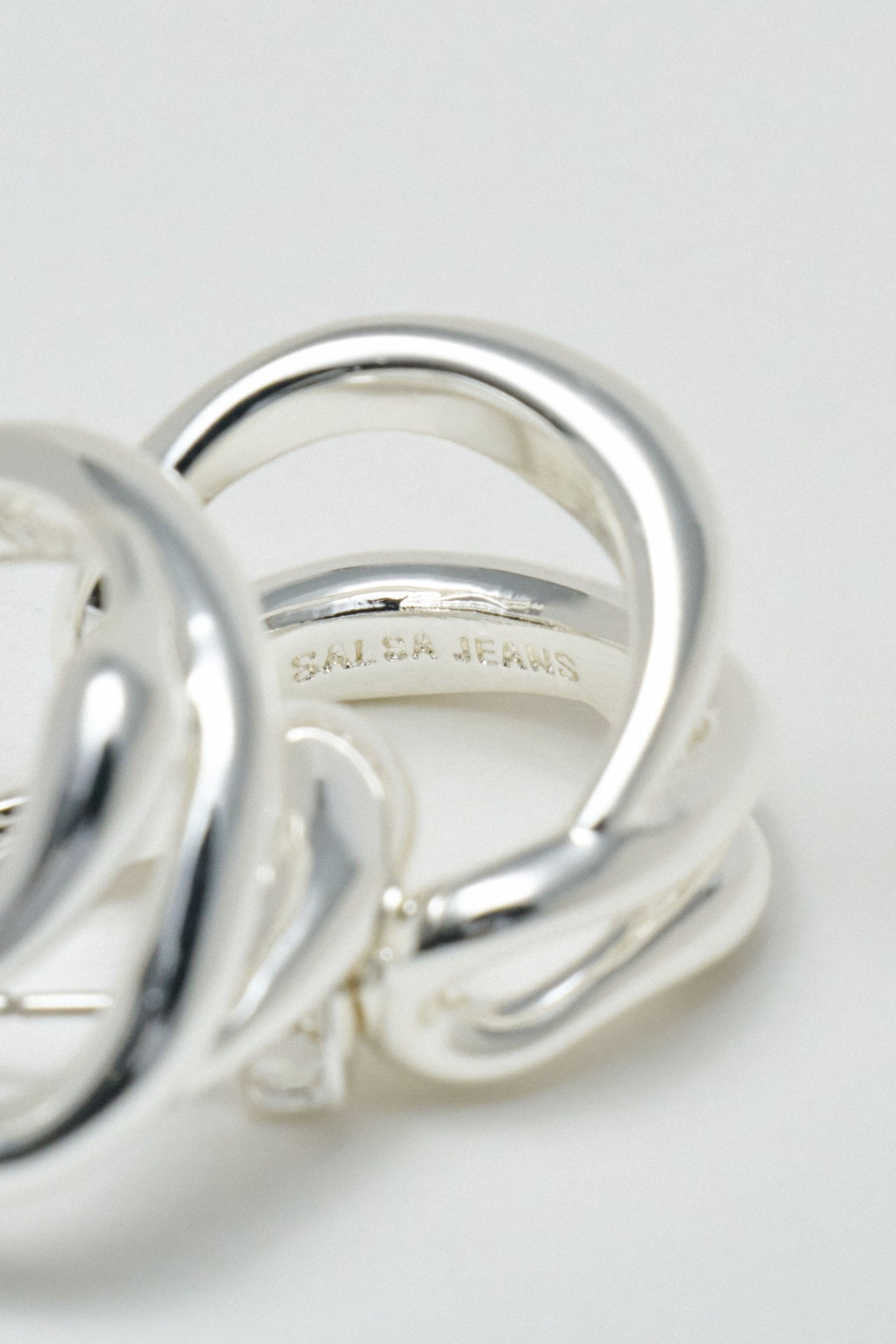 EARRINGS WITH DOUBLE HOOPS