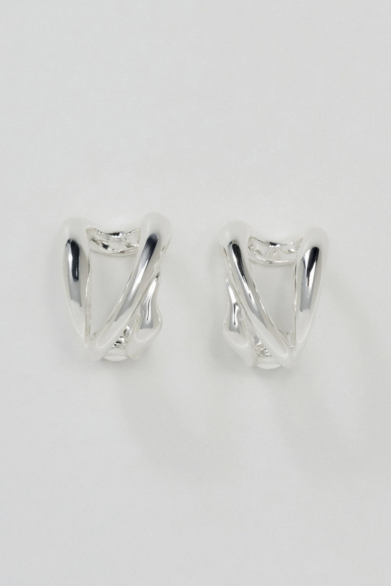 EARRINGS WITH DOUBLE HOOPS