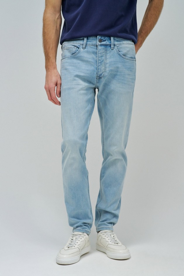 SLIM FIT COOLMAX JEANS