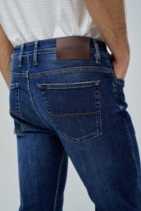 SLIM FIT JEANS