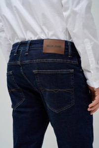 REGULAR FIT JEANS