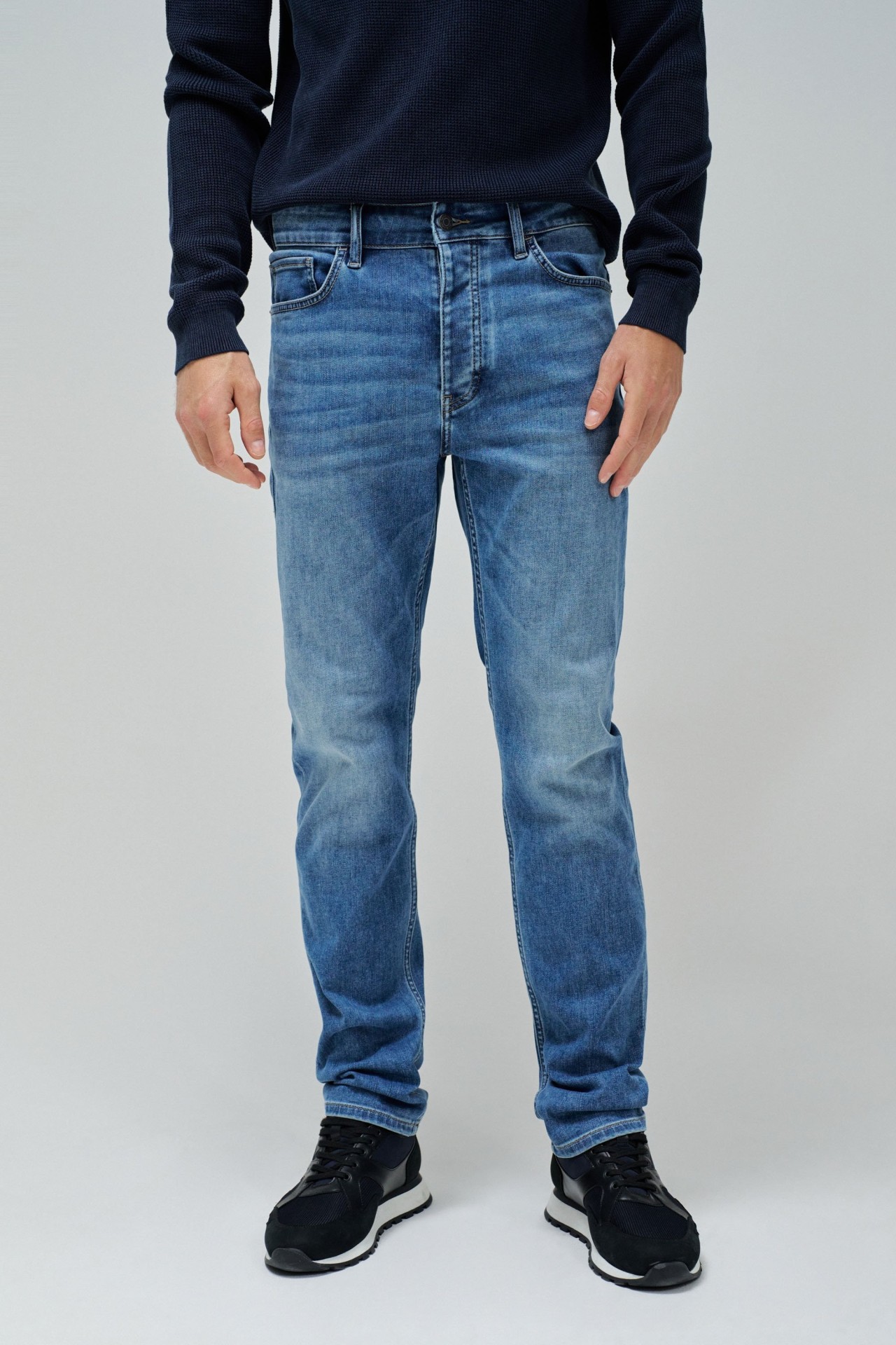 REGULAR FIT COOLMAX JEANS