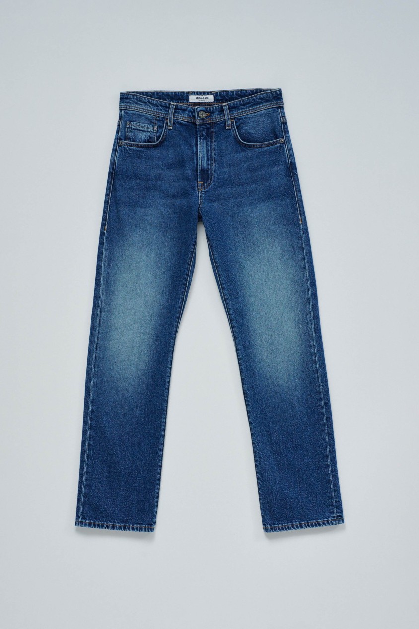 STRAIGHT FIT JEANS