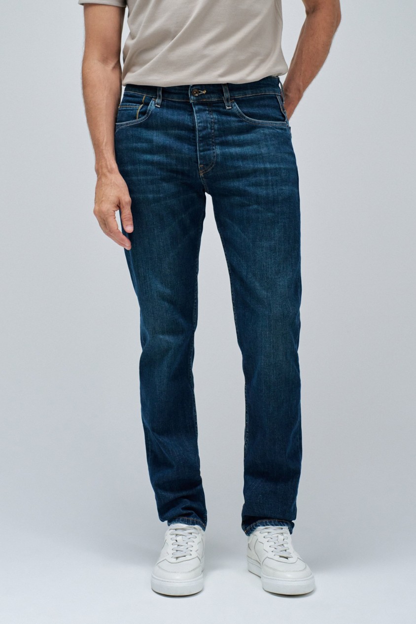 SLIM FIT JEANS