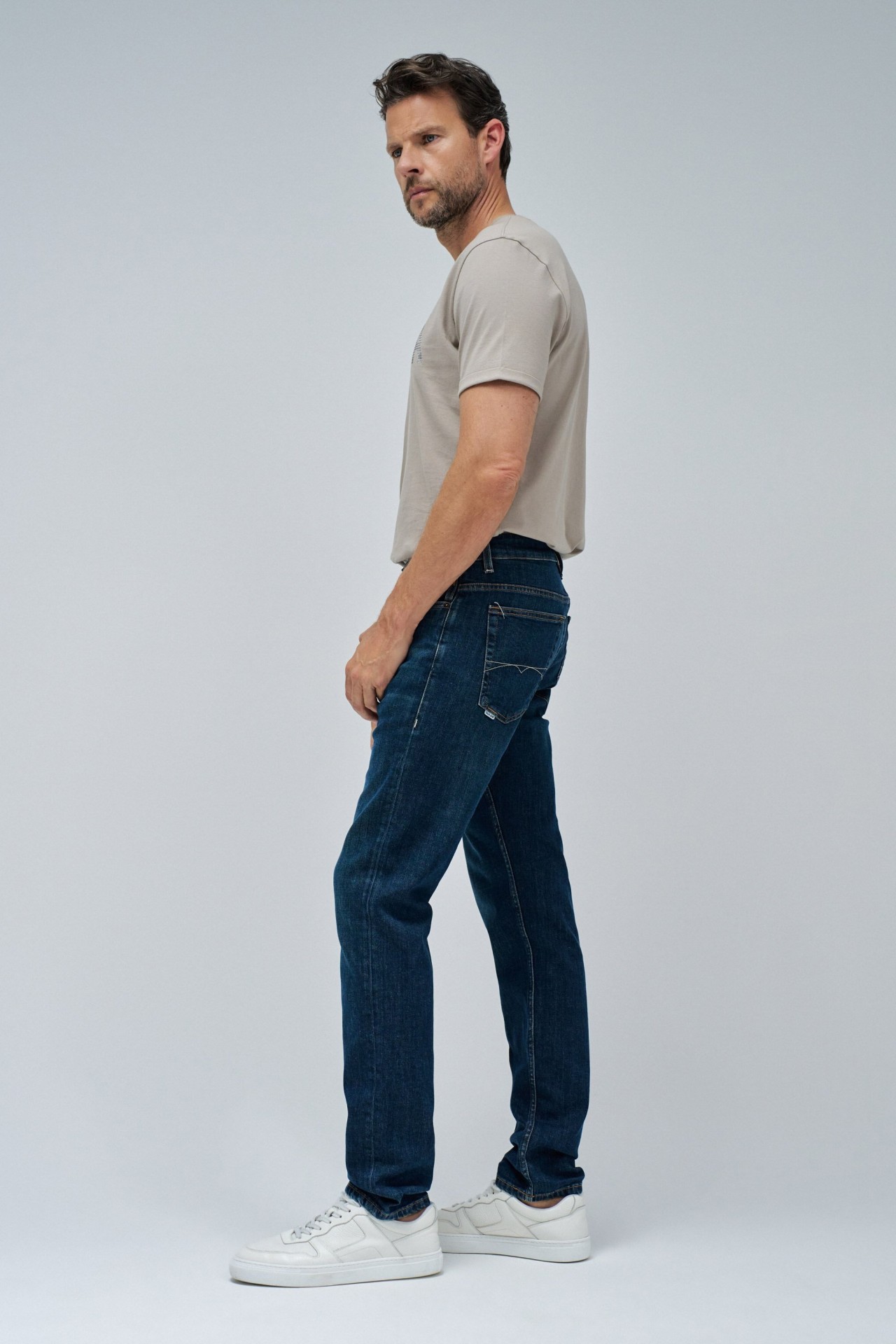SLIM FIT JEANS