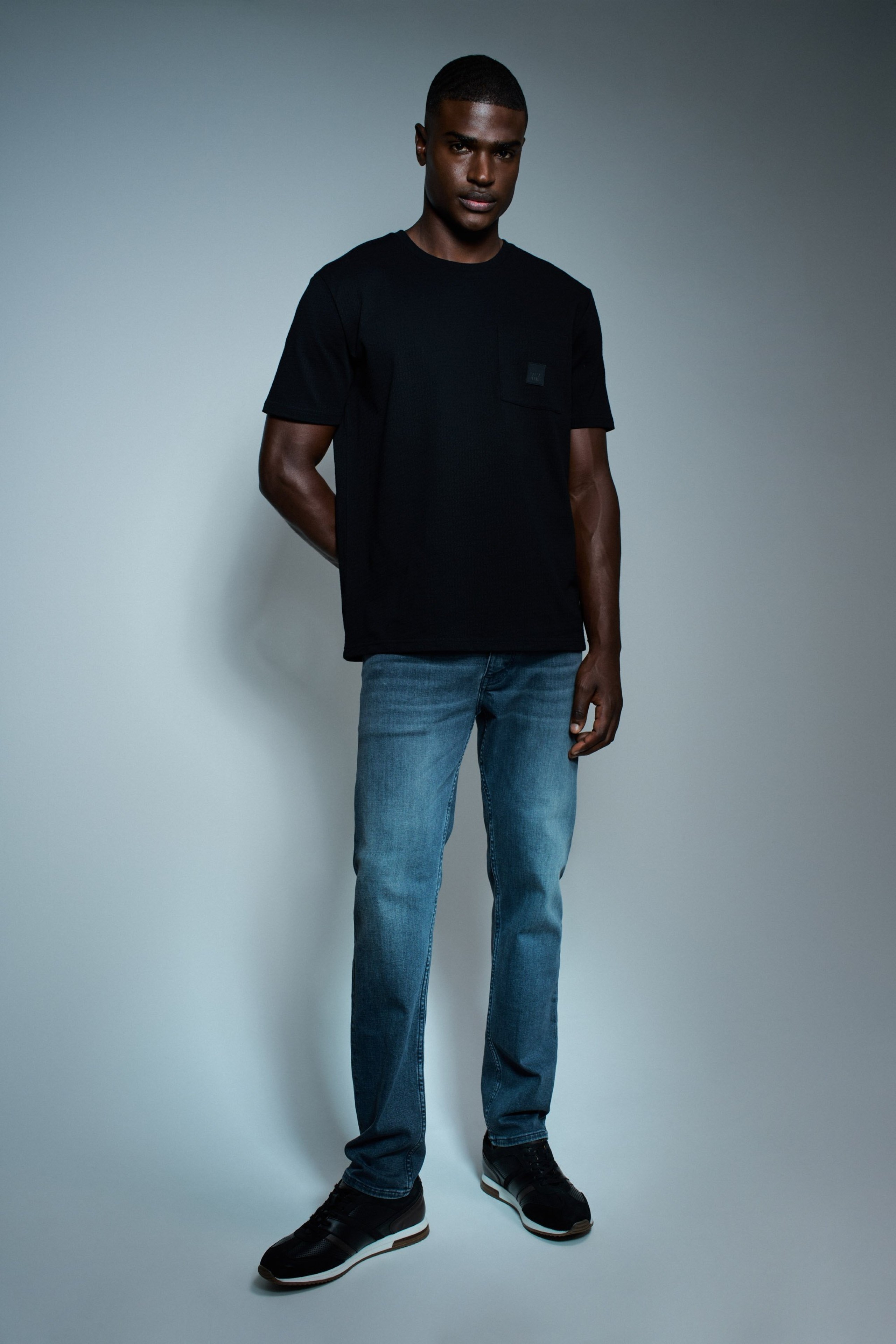 REGULAR FIT JEANS