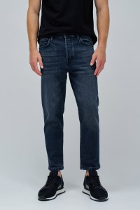 TAPERED FIT JEANS