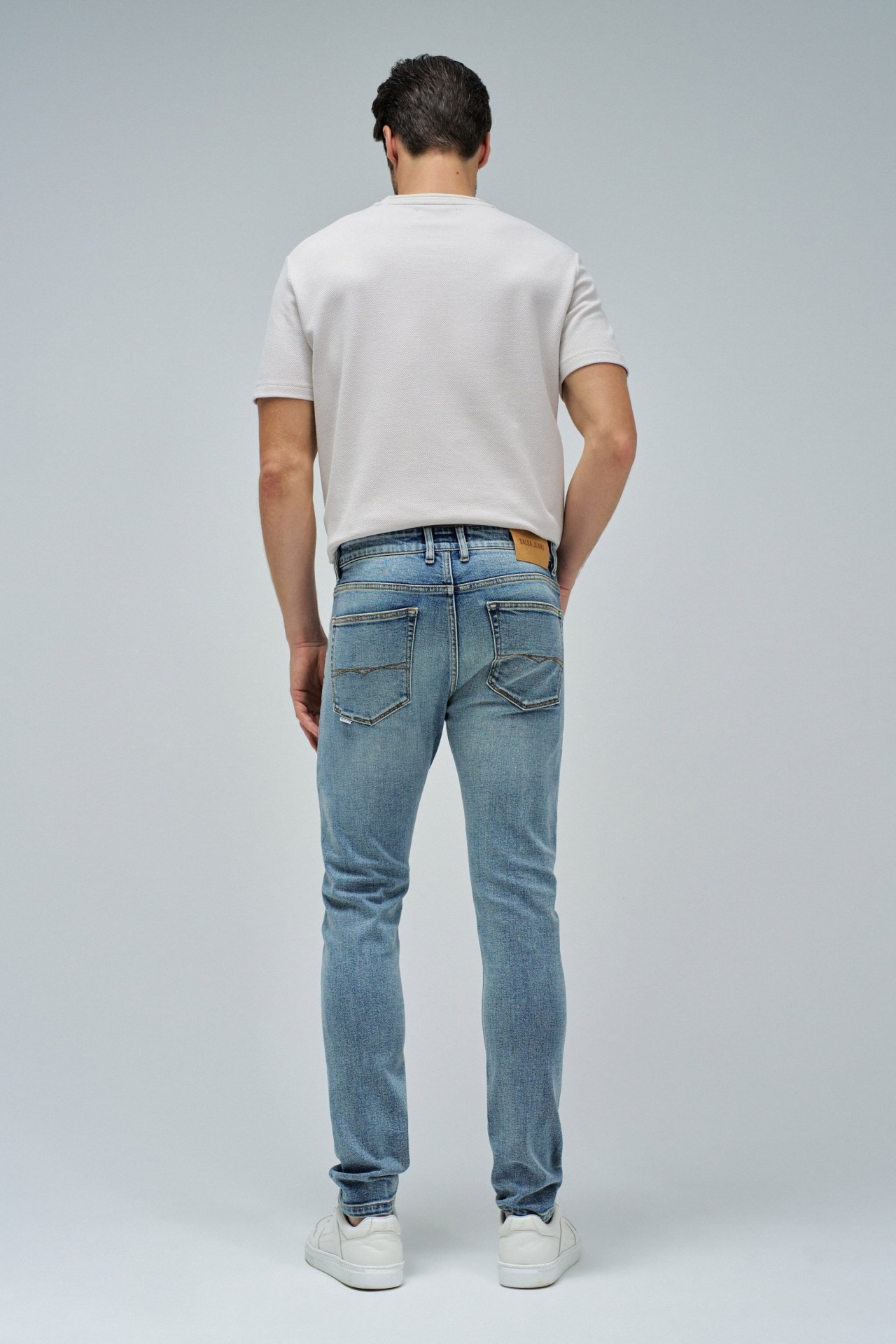 SKINNY FIT JEANS