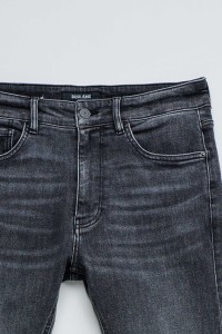 SKINNY FIT JEANS