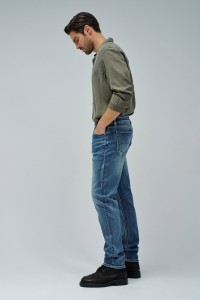 SLIM FIT JEANS