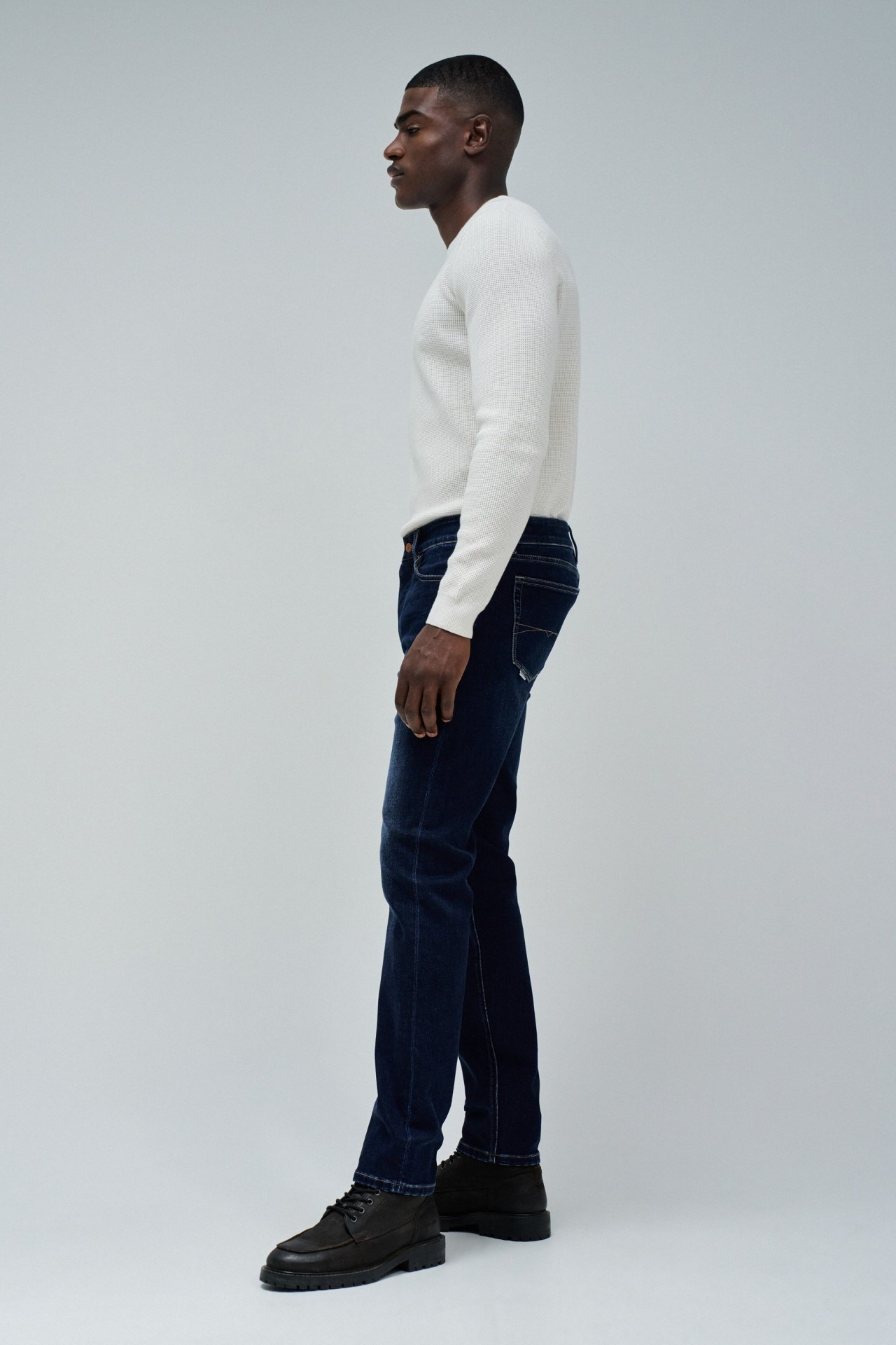 SLIM FIT JEANS