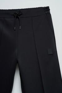 JOGGERS HOSEN IN STRICK