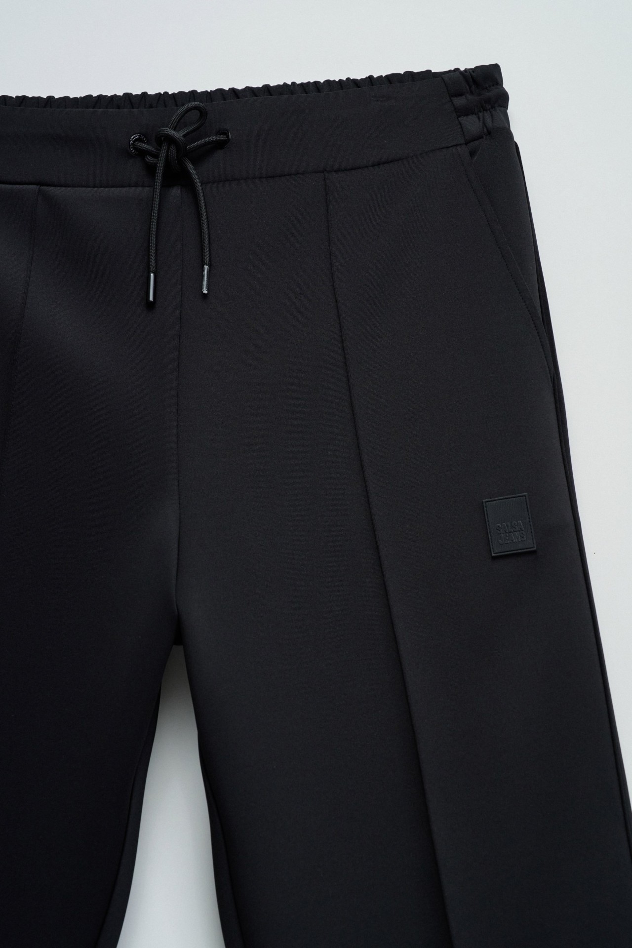 JOGGERS HOSEN IN STRICK