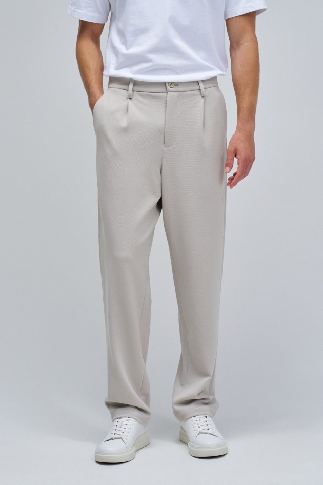 CHINO HOSEN AUS STRICKSTOFF