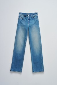 TRUE STRAIGHT JEANS