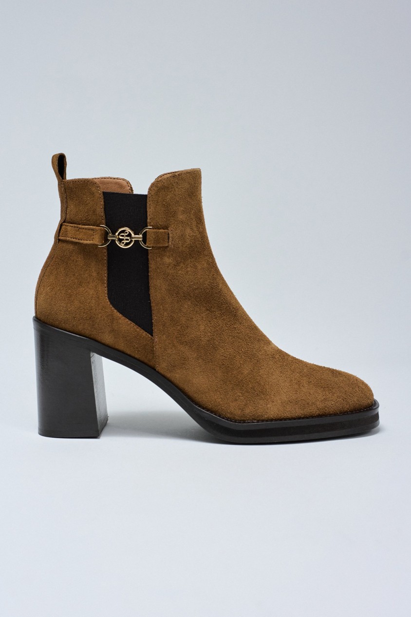 SUEDE BOOTS