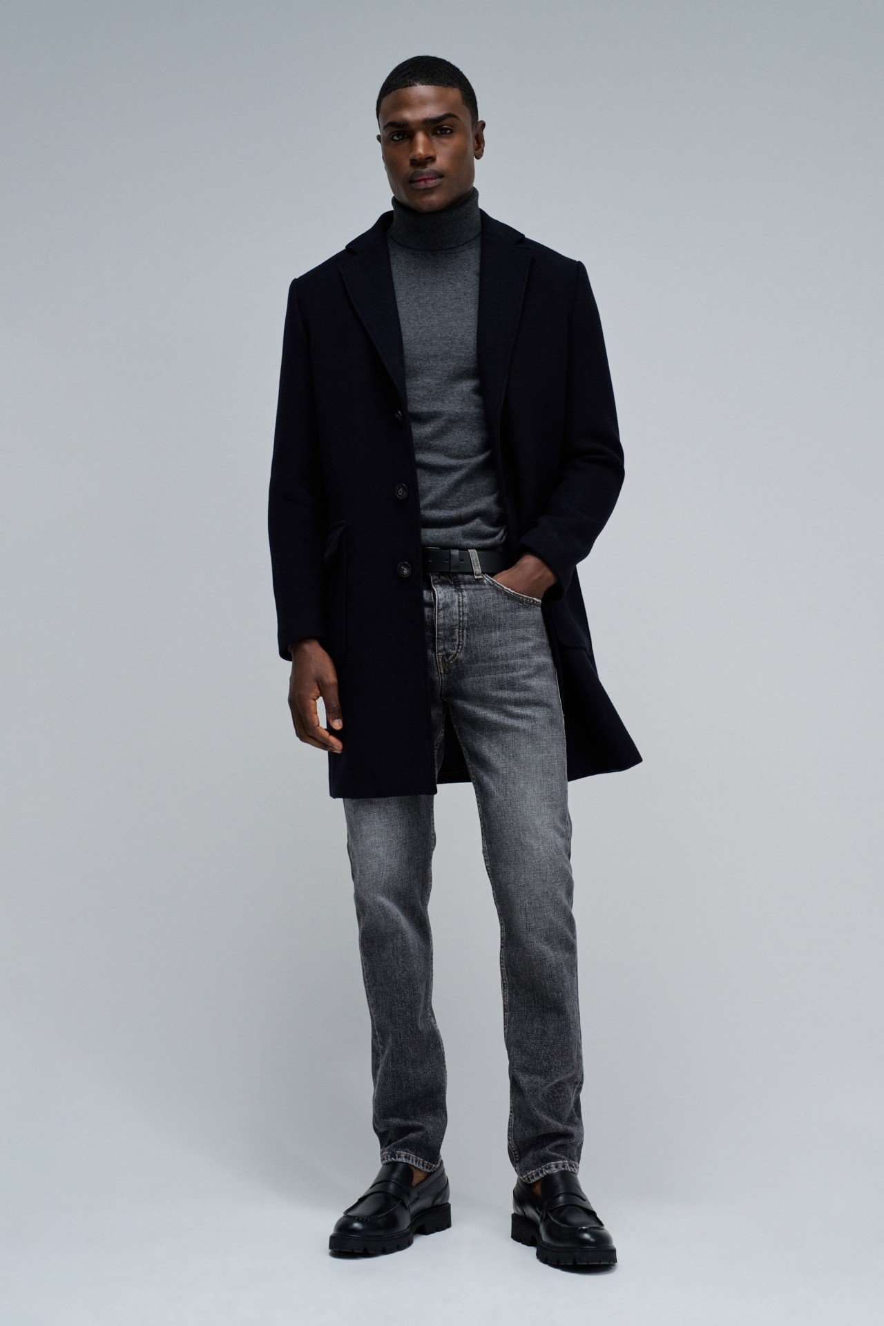 VESTON EN LAINE AVEC CAPUCHE