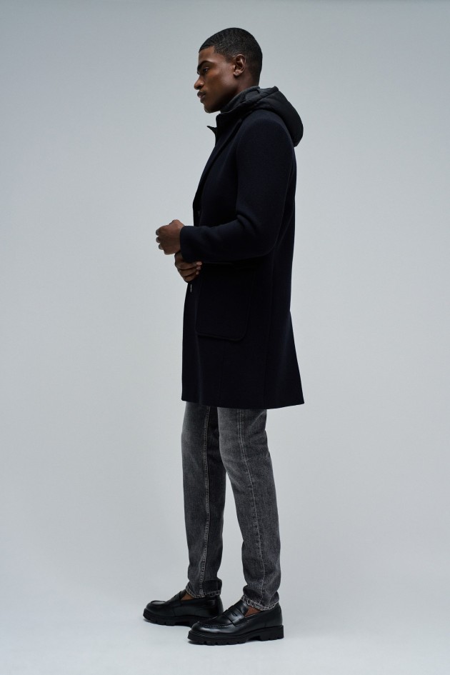 VESTON EN LAINE AVEC CAPUCHE