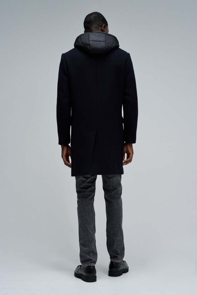 VESTON EN LAINE AVEC CAPUCHE