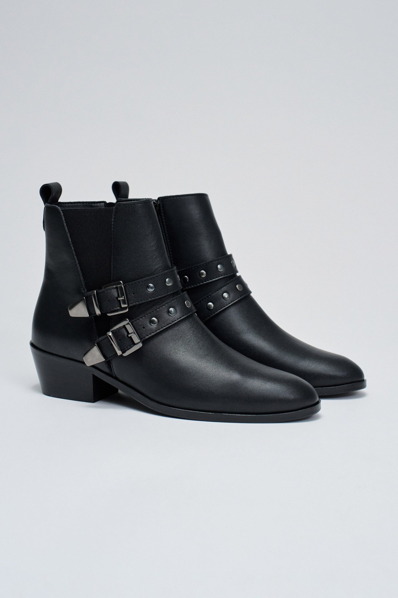 LEATHER ANKLE BOOTS