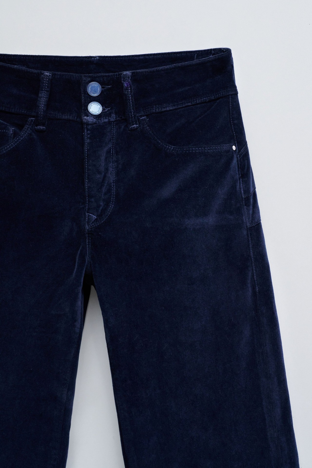 SECRET PUSH IN BOOTCUT IN VELVET JEANS