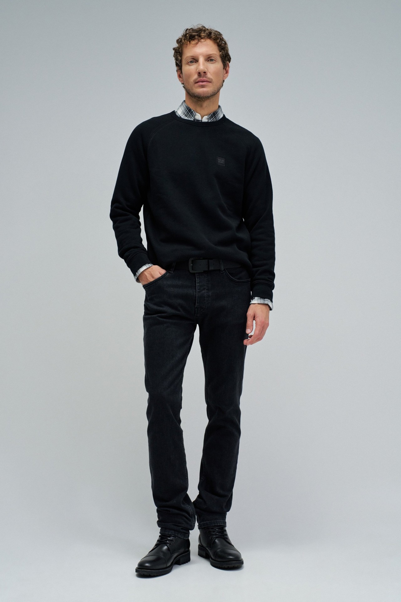 SWEATSHIRT WITH BRANDING