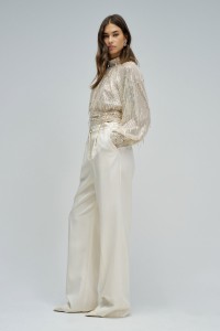 BLUSA CON LENTEJUELAS