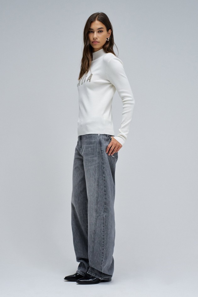 RIPPENSTRICKPULLOVER MIT BRANDING