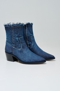 STIEFEL AUS JEANS