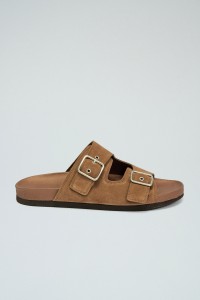 SANDALIAS DE PIEL CON HEBILLAS