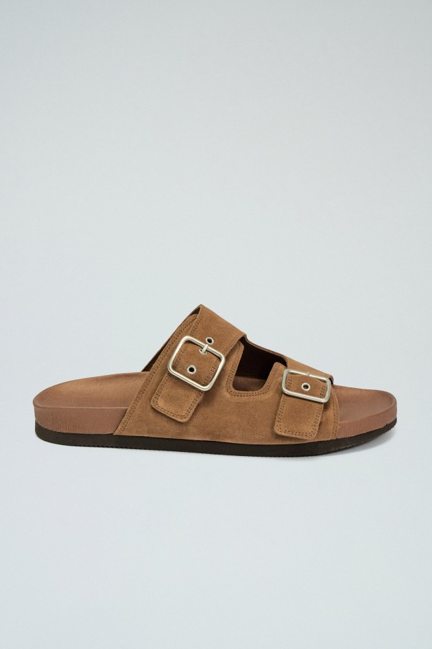 SANDALIAS DE PIEL CON HEBILLAS