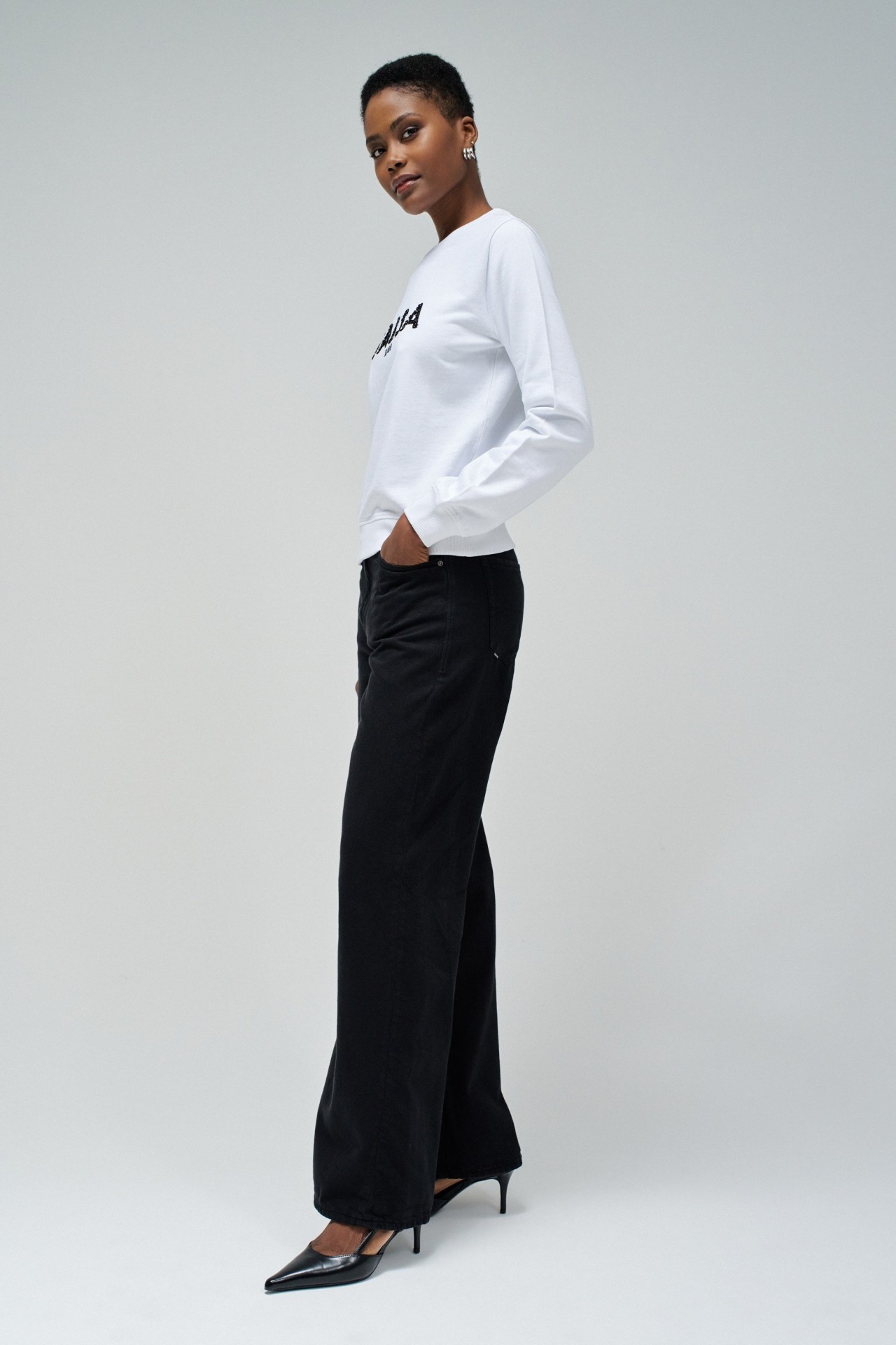 SWEATSHIRT MIT BRANDING