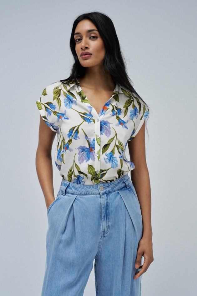 BLUSA CON ESTAMPADO FLORAL