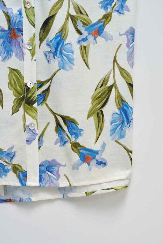 BLUSA CON ESTAMPADO FLORAL