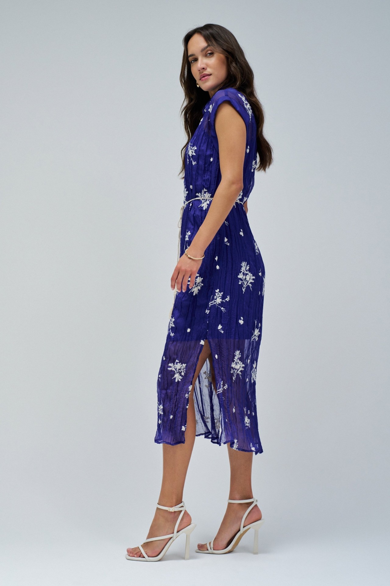 ROBE CHEMISIER AVEC BRODERIES