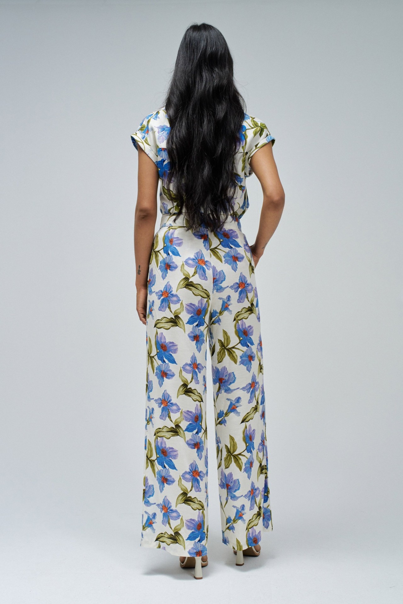 STRAIGHT TROUSERS IN FABRIC