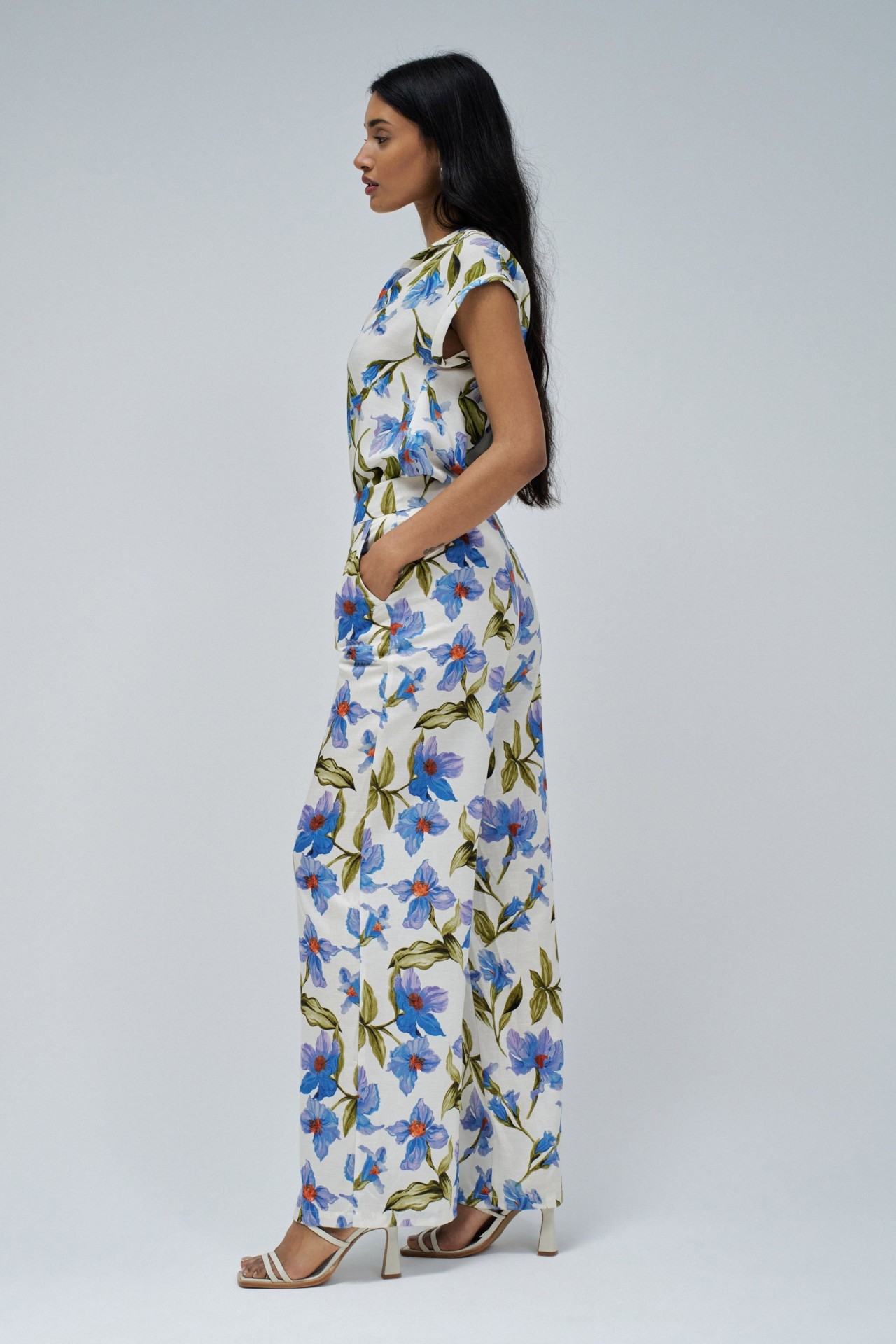 STRAIGHT TROUSERS IN FABRIC