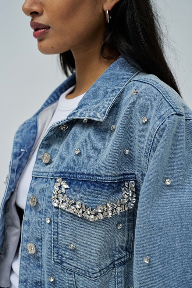 VESTE EN JEAN AVEC APPLICATIONS