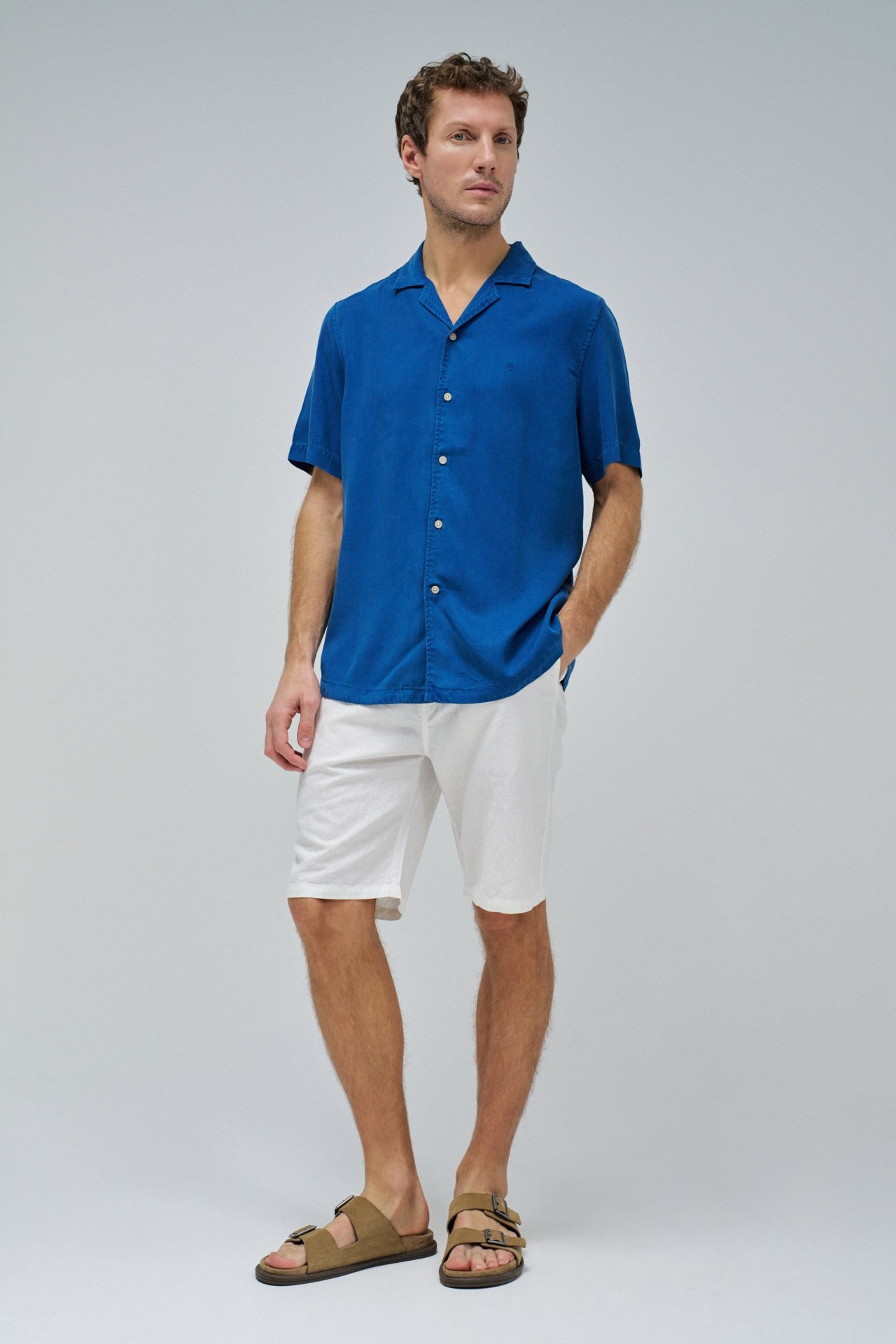 PANTALONES CORTOS CON MEZCLA DE LINO