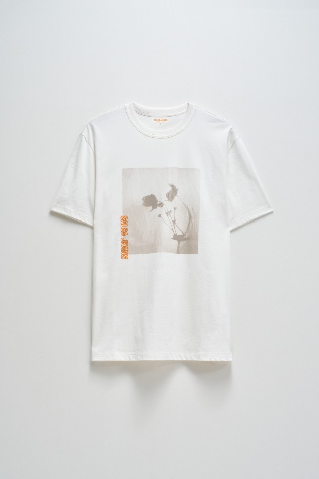 T-SHIRT COM ESTAMPADO