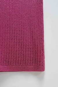 TOP IN GLNZENDEM NETZSTOFF