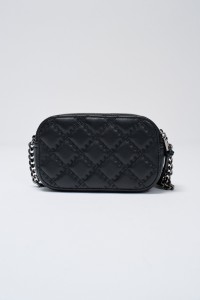 GEPOLSTERTER BEUTEL LEDEREFFEKT