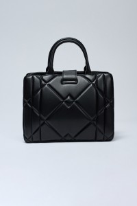 GEPOLSTERTE TOTE BAG LEDER EFFEKT